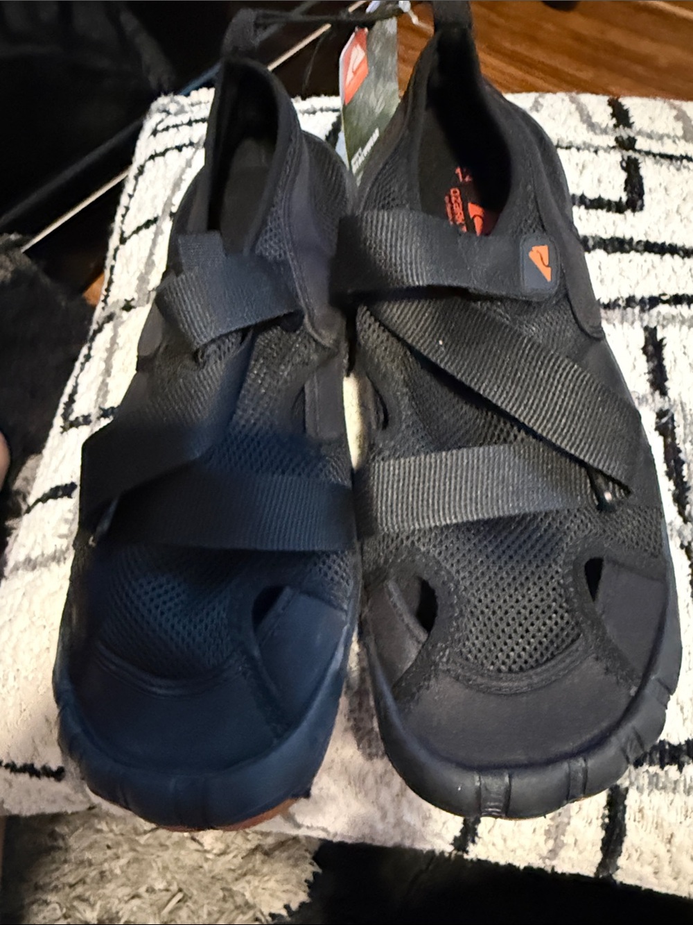 Ozark Trail Black Men's Water Shoes with Cross Strap Design
